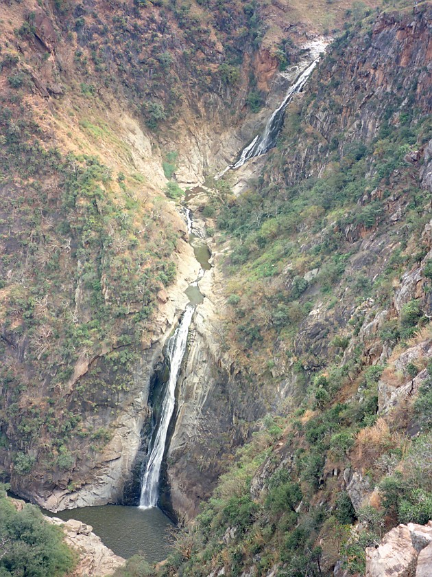 Trip to the Nilgiri Hills. Water Falls near Masinagudi. Masinagudi. .