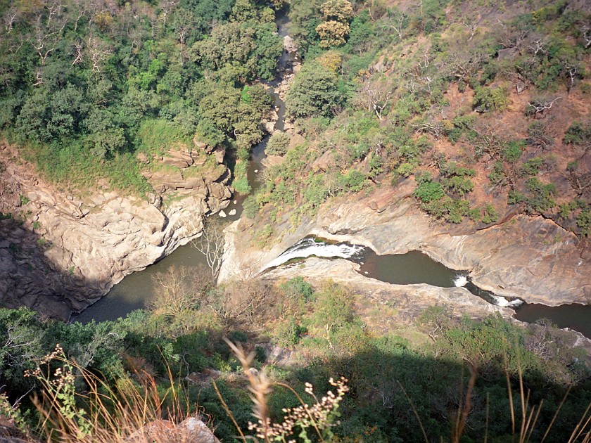 Trip to the Nilgiri Hills. Water Falls near Masinagudi. Masinagudi. .