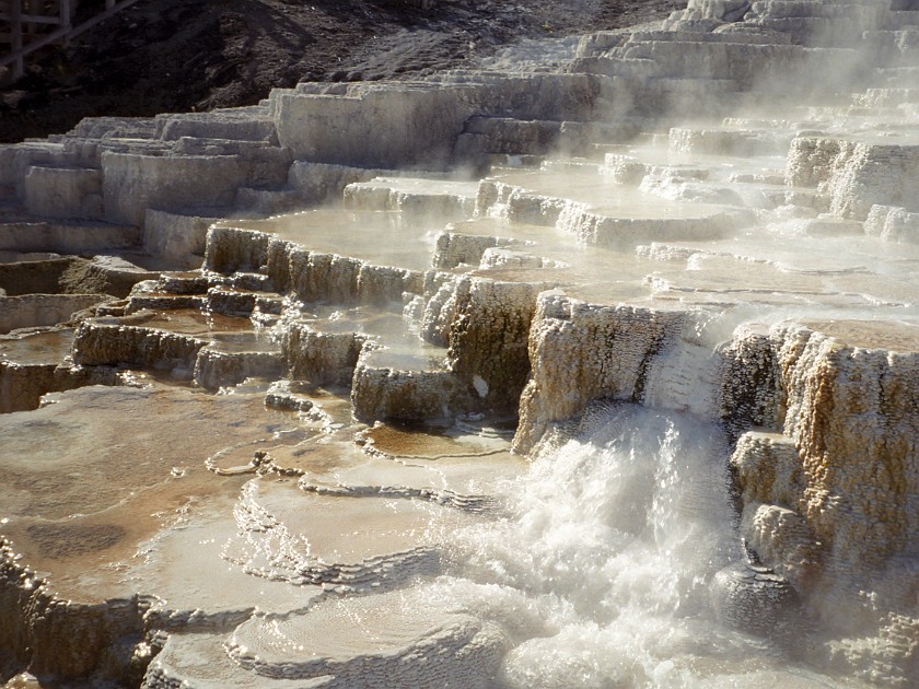 Yellow Stone National Park. Mammoth Hot Springs. Yellow Stone National Park. .