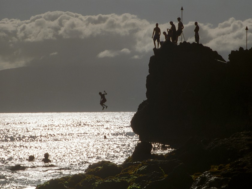 Ka'anapali Beach. Diving from a Rock. Lahaina. .