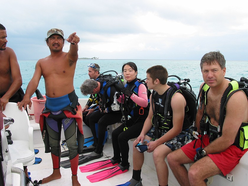 Diving with the Hamanasi Dive Resort. South Water Caye Marine Reserve. Hopkins Village. .