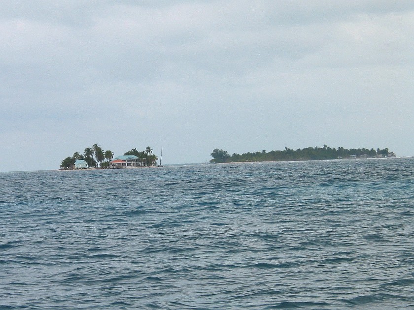 Diving with the Hamanasi Dive Resort. South Water Caye Marine Reserve. Hopkins Village. .