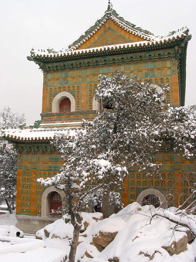 Yiheyuan (Summer Palace). Zhihuihai (Temple Sea of Wisdom). Beijing. .