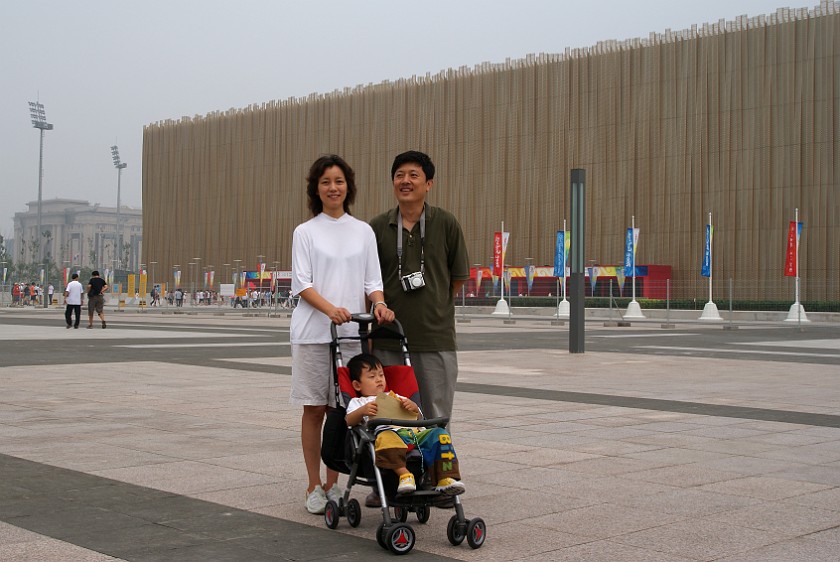 Women's Preliminary Basketball Russia vs White Russia. Friends in front of the Wukesong Indoor Stadium. Beijing. .