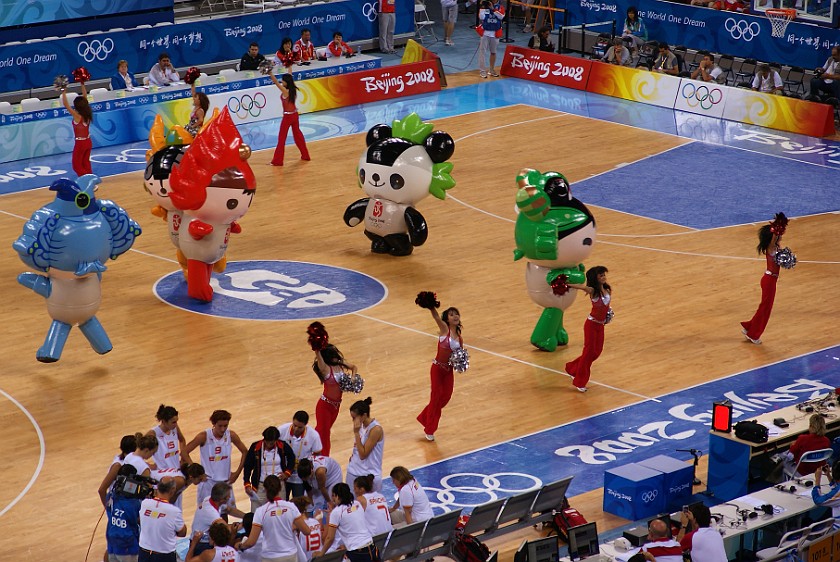 Women's Preliminary Basketball Russia vs White Russia. Time-out entertainment. Beijing. .