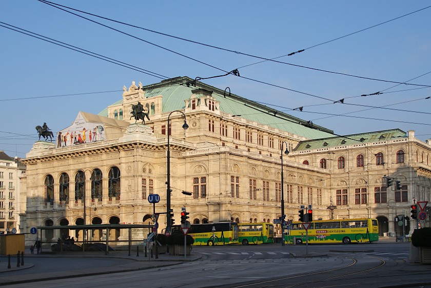 Vienna Inner City. Staatsoper. Vienna. .