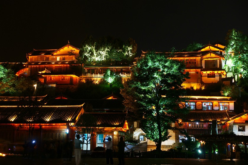 Lìjiang. Old town of Lìjiang at night. Lìjiang. .