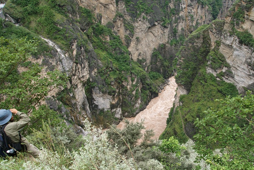 Daytrip to the Tiger Leaping Gorge. Path down to the middle rapids. Tiger Leaping Gorge. .