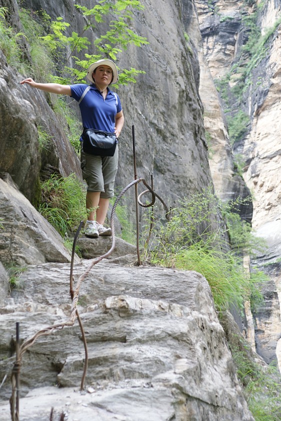 Daytrip to the Tiger Leaping Gorge. Path down to the middle rapids. Tiger Leaping Gorge. .