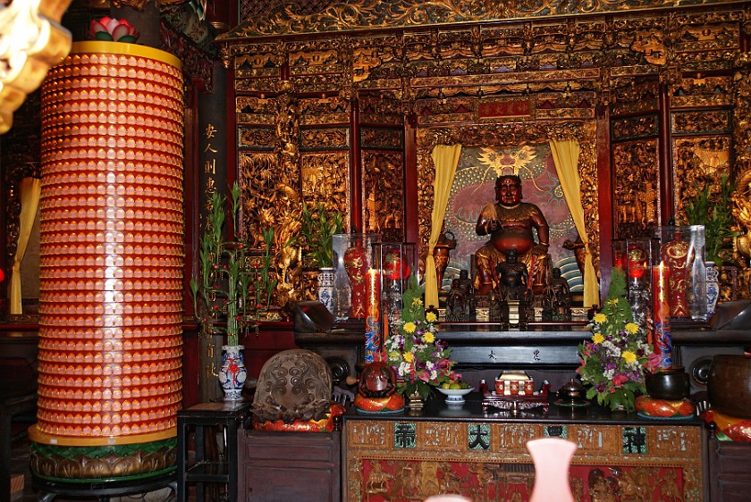 Baoan Temple. Side Altar. Taipei. .