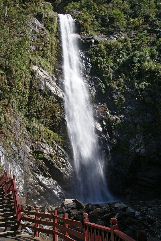 Yushan National Park. Yunlong Waterfall. Dongpu. .