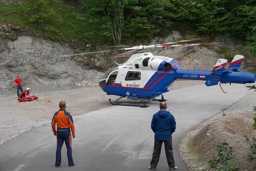 Eisriesenwelt. Mountain Rescue Helicopter. Werfen. .
