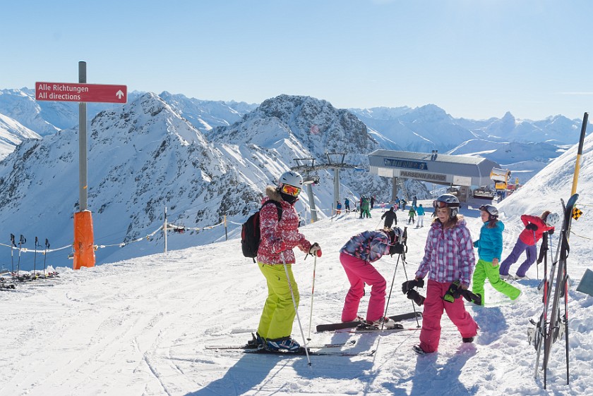 Skiing at Davos. Parsenn chair lift. Davos. .