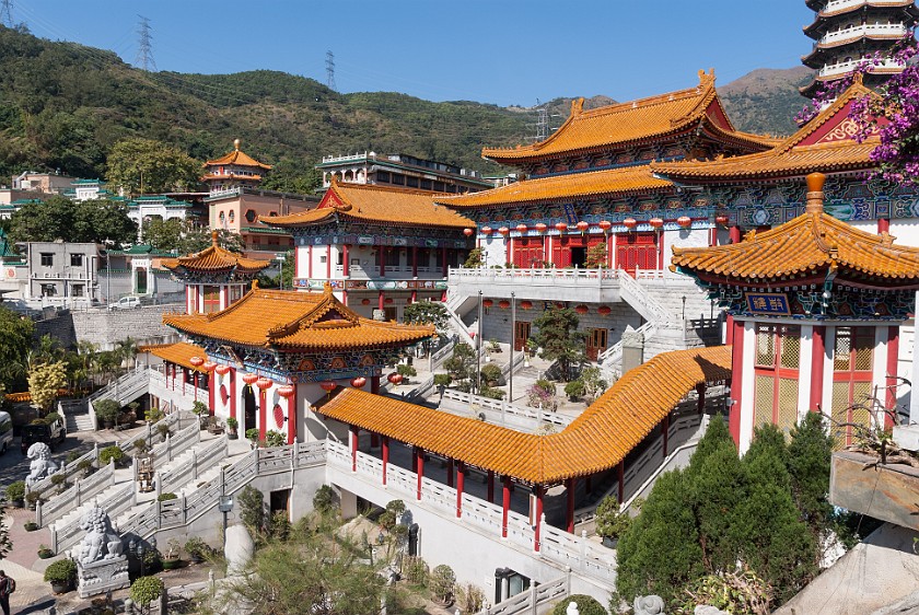 Western Monastery. Temple buildings. Hong Kong. .