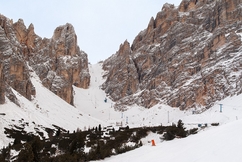 Cristallo. Lift up to Forcella Staunies. Cortina D'Ampezzo. .