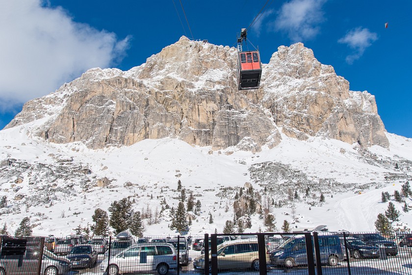 Lagazuoi, Second Day. Gondola from Passo Falzarego. Cortina D'Ampezzo. .