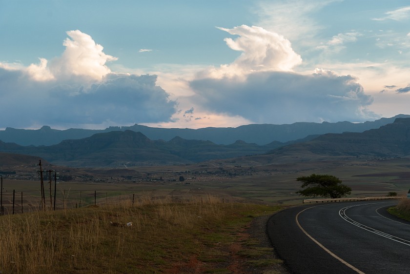 Royal Natal National Park. View at dawn on the Drakensberg. Bergville. .