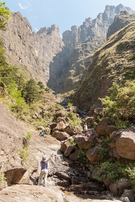 Royal Natal National Park. View up to the Thukela Falls. Bergville. .