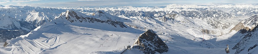 Skiing at the Kitzsteinhorn. Panoramic view from the Kitzsteinhorn summit station viewing platform. Kaprun. .