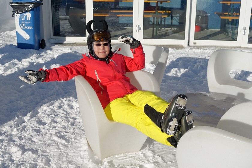 Skiing at the Kitzsteinhorn. Portrait on a chair. Kaprun. .