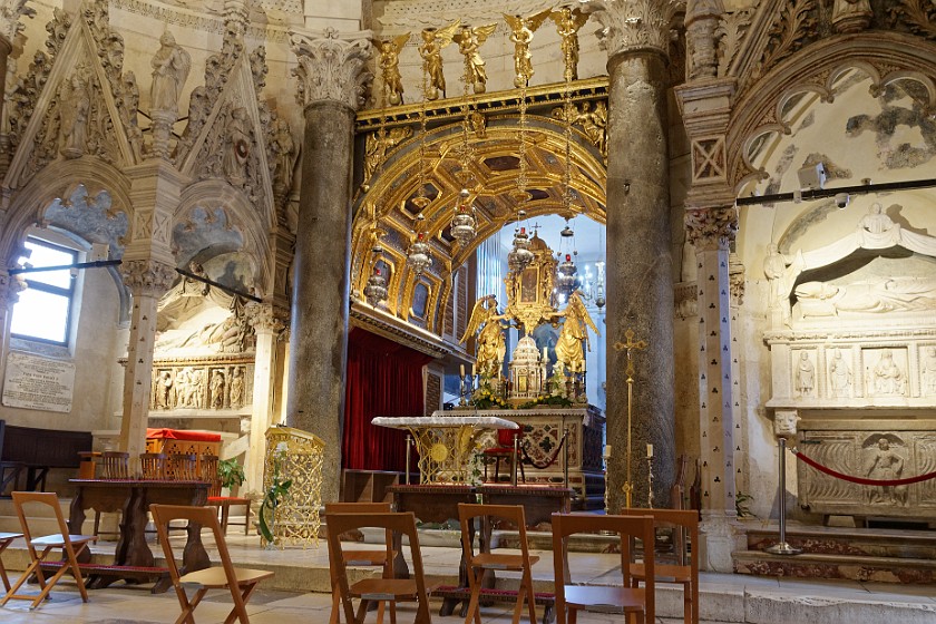 Split. Altar of the cathedral of St. Domnius. Split. .
