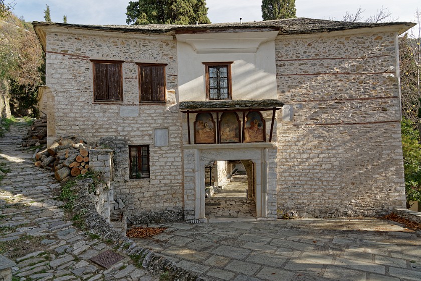 Makrinitsa. Church of the Assumption of the Virgin. Makrinitsa. .