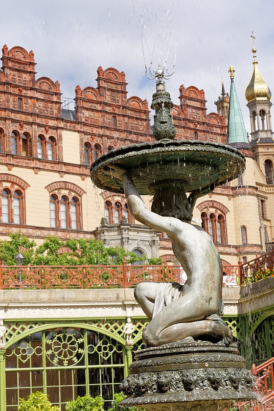 Schwerin Palace. Fountain in the orangery. Schwerin. .