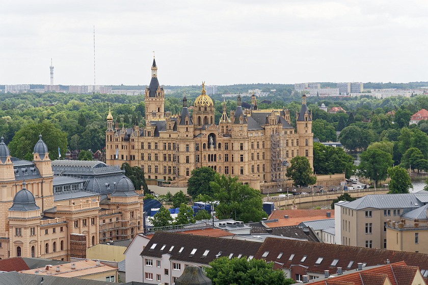 Schwerin. View from the Schwerin cathedral on the palace. Schwerin. .