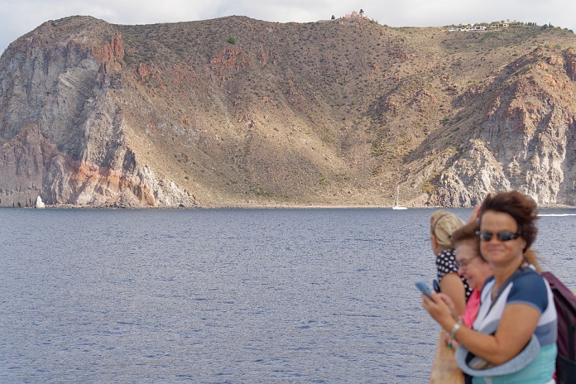 Hiking on Vulcano. Spiaggia Praia di Vinci. Lipari. .