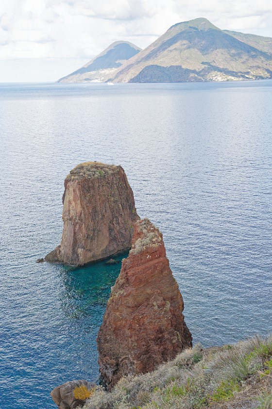 Hiking on Lipari. Rock needles. Lipari. .