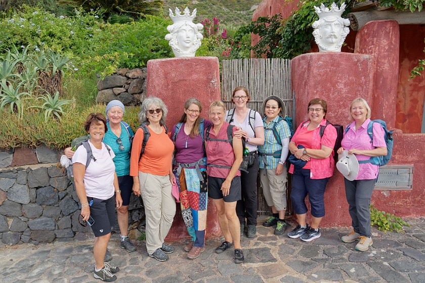 Hiking on Salina. Tour group. Salina. .