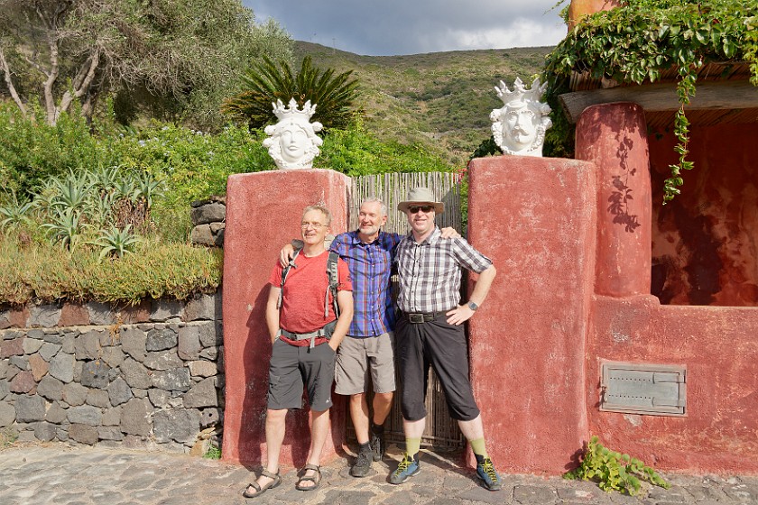 Hiking on Salina. Tour group. Salina. .