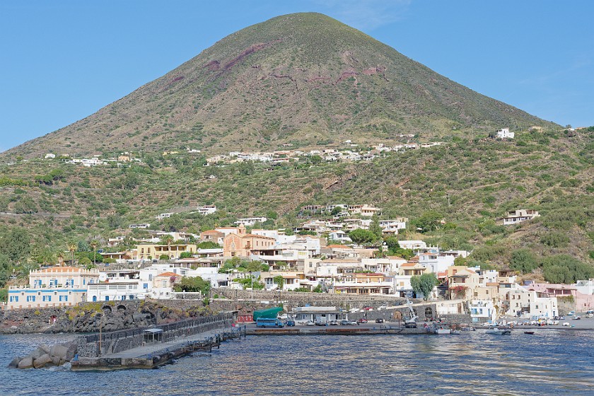 Hiking on Salina. Rinella harbor. Salina. .