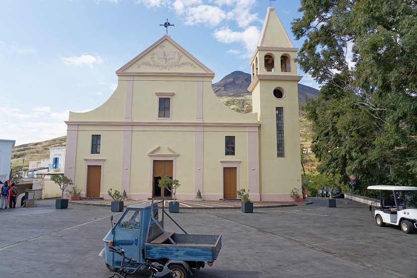 Stromboli. Chiesa di San Vincenzo Ferreri. Stromboli. .
