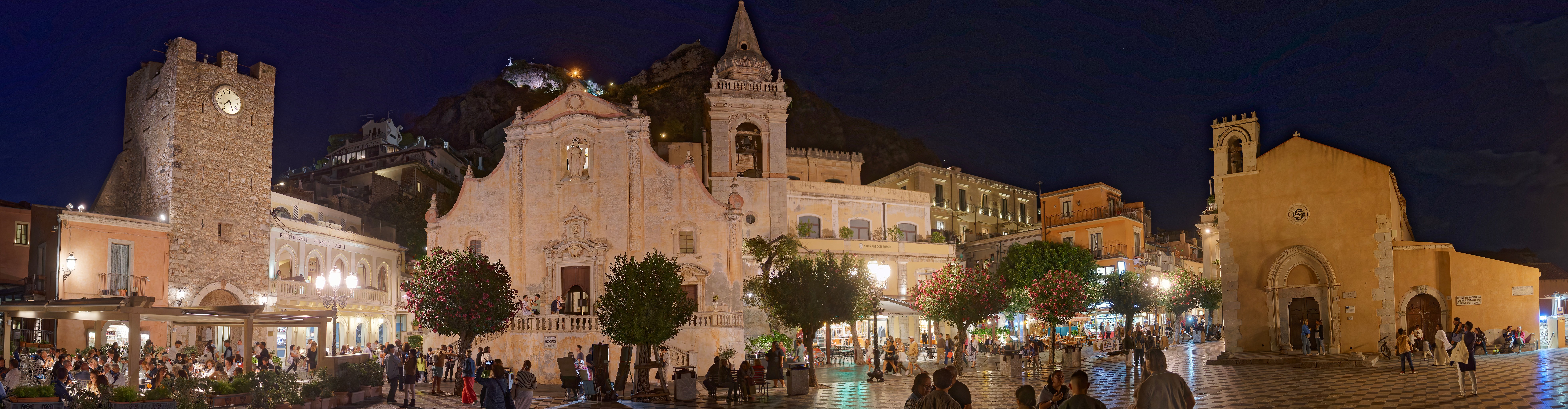 Taormina. Panoramic view of Piazza IX Aprile. Taormina. .