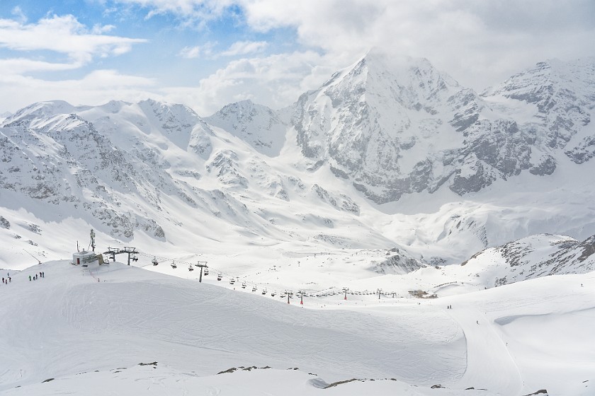 Skiing in Sulden at the Ortler. View on the Schöntauf I chairlift. Sulden. .