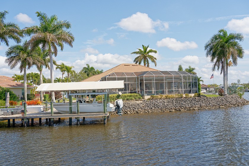 Ten Thousand Islands Tour. House. near Naples. .