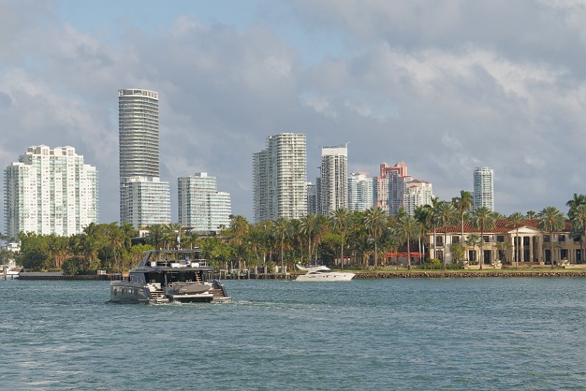 Miami Millionaire’s Row Sightseeing Cruise. Star island and Miami Beach skyline in the background. Miami. .