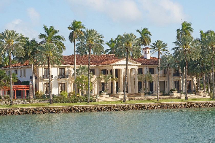Miami Millionaire’s Row Sightseeing Cruise. Villa on Star island. Miami. .